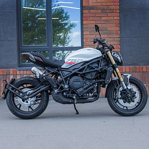 Мотоцикл Benelli 752S (белый металлик) 2026г.